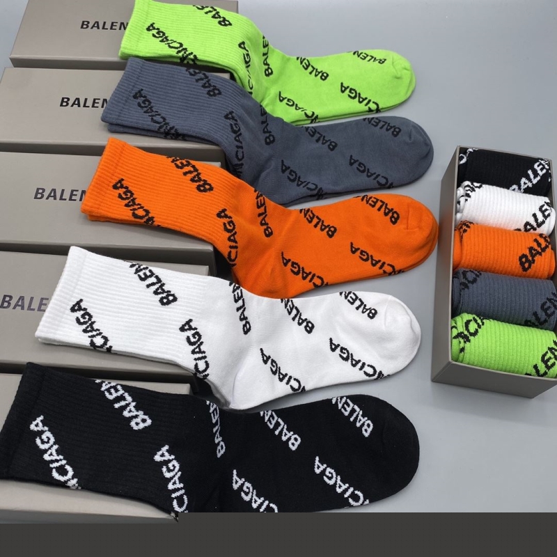 Ba*len*cia*ga socks
